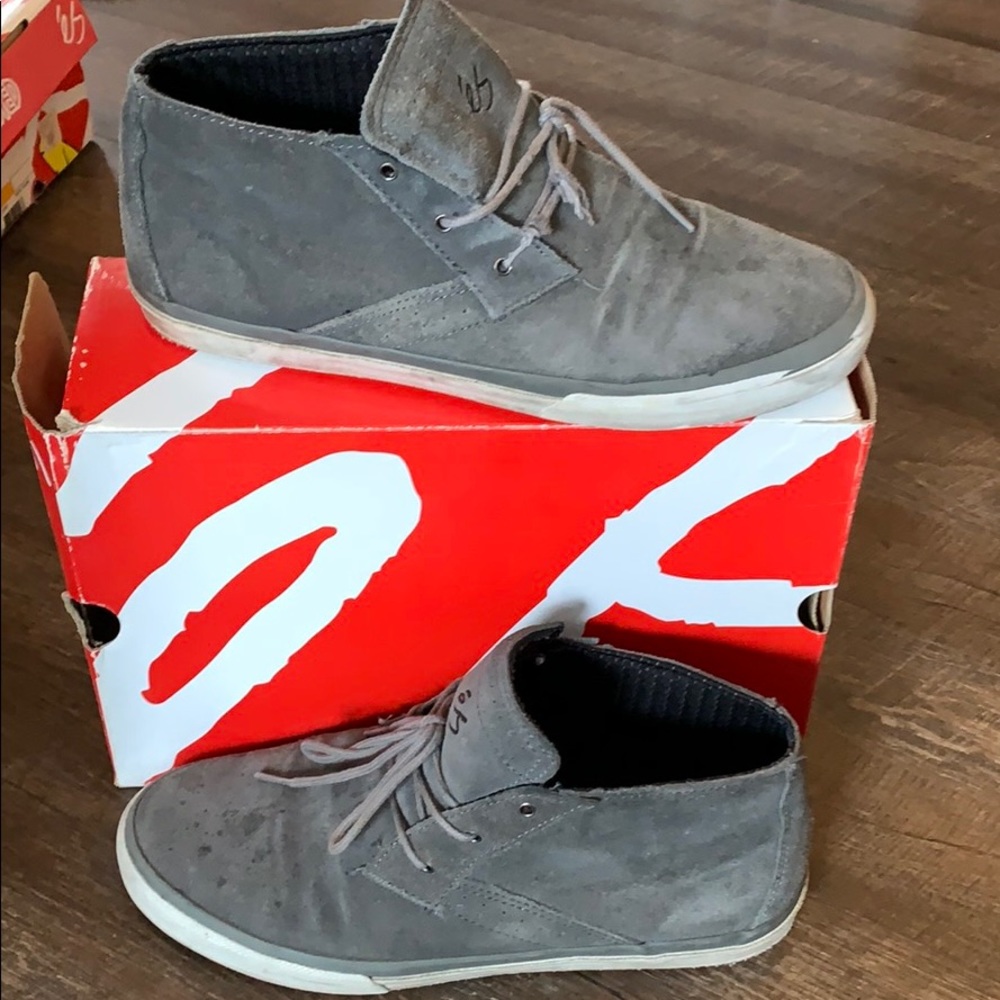 Eś Vancouver grey suede white sole 10.5